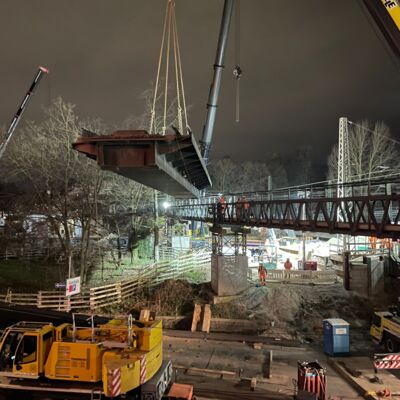 Einhub der Hilfsbrücke
